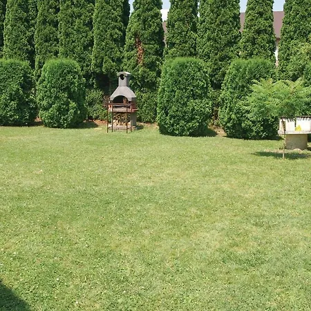 Casa vacanze Beautiful In W/ 2 Bedrooms Balatonmáriafürdő